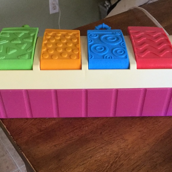 Fisher price vintage pop up toy - Picture 8 of 11